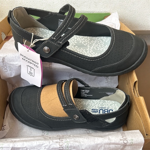 JBU Shoes - JBU Fawn Wide Mary Janes Slip On Flats Strappy Sandals Sneakers 7.5W 7 1/2 W NIB